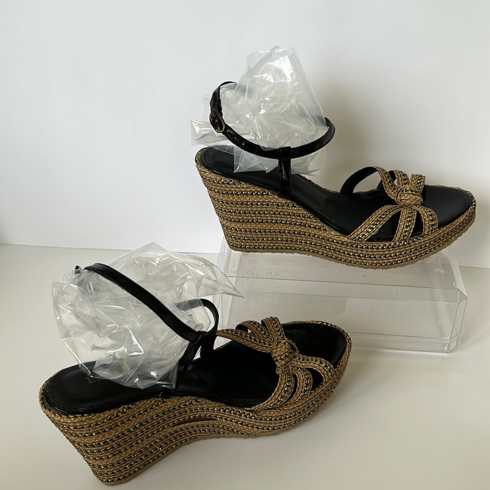 Erik Javits 4”wedge with 1-1/2” sole. Size 8 tan with black and gold.